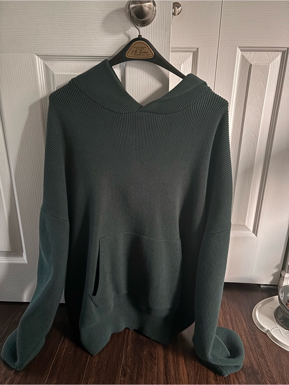 ALO Yoga Ribbed Hooded Sweater in Dark Green